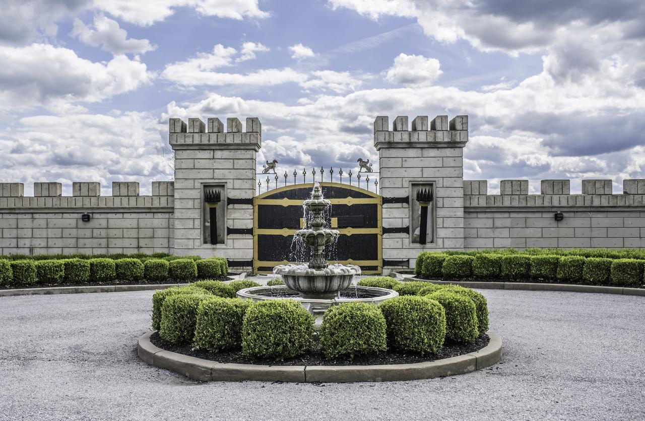 Kentucky Castle Versailles Exterior foto